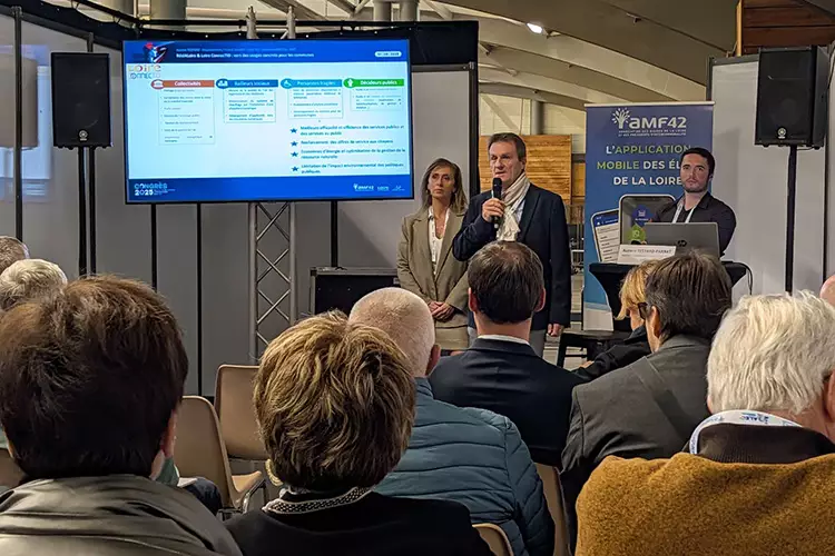 2025-10-17_salon-des-maires-loire (3)